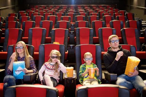 一人で映画館に行くならおすすめの席はどこ 選び方や楽しみ方を伝授します